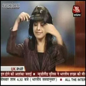 Aaj Tak News Or Beauty Parlour?